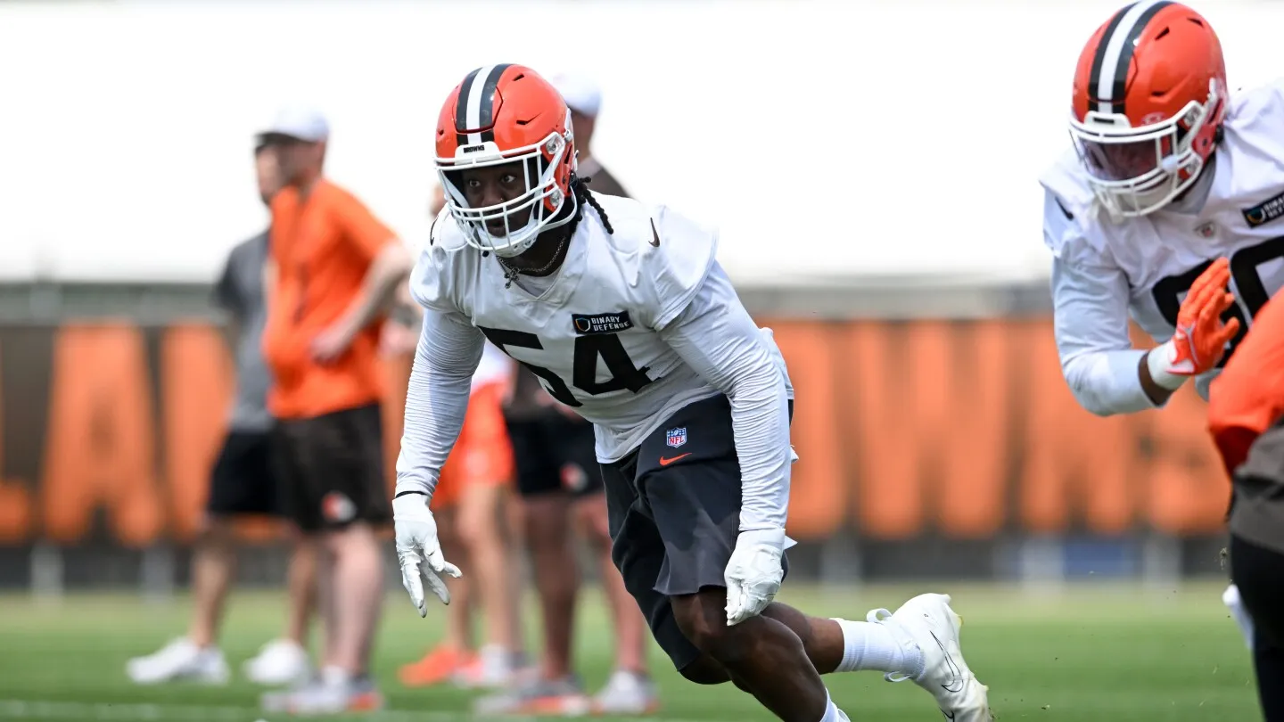 Brown memutus DE Ogbo Okoronkwo, merekrut K Andre Szmyt