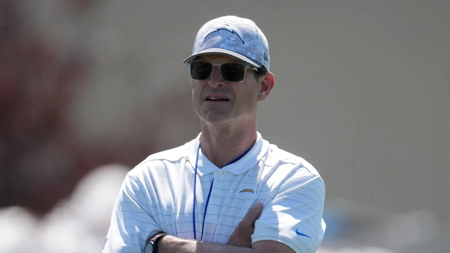 Jim Harbaugh menjalani ablasi jantung, operasi penggantian pinggul musim ini