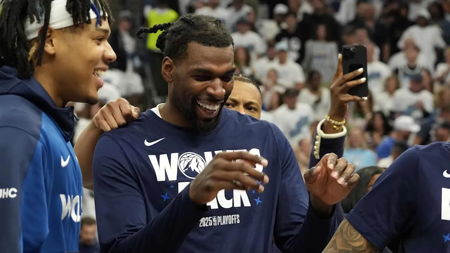 Naz Reid teken kontrak lima tahun baru untuk bertahan dengan Timberwolves